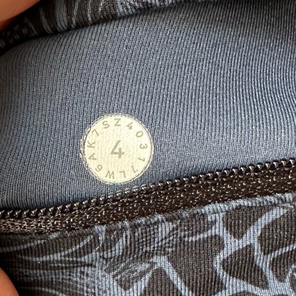 Lululemon Speed Up Crop 21” - Picture 9 of 9